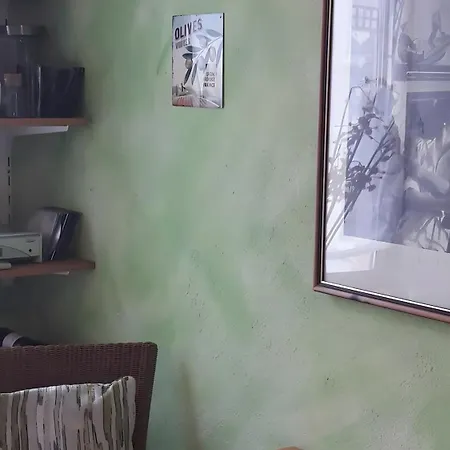 Schoene Altbauwohnung Zentral *