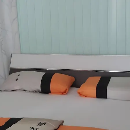 Apartment Schoene Altbauwohnung Zentral *